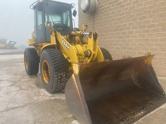 2002 John Deere 444H