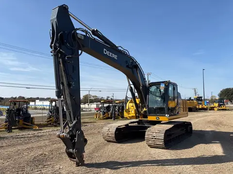 2023 John Deere 210P