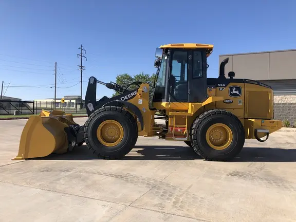 2023 John Deere 524P