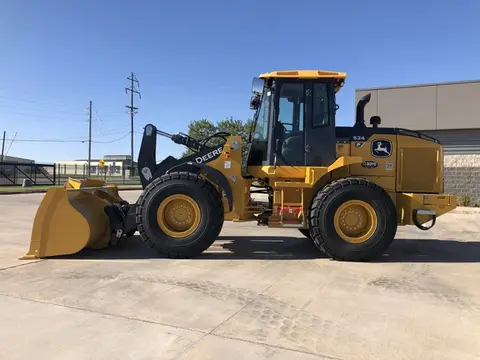 2023 John Deere 524P