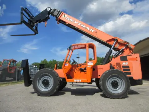 2017 SkyTrak 10054
