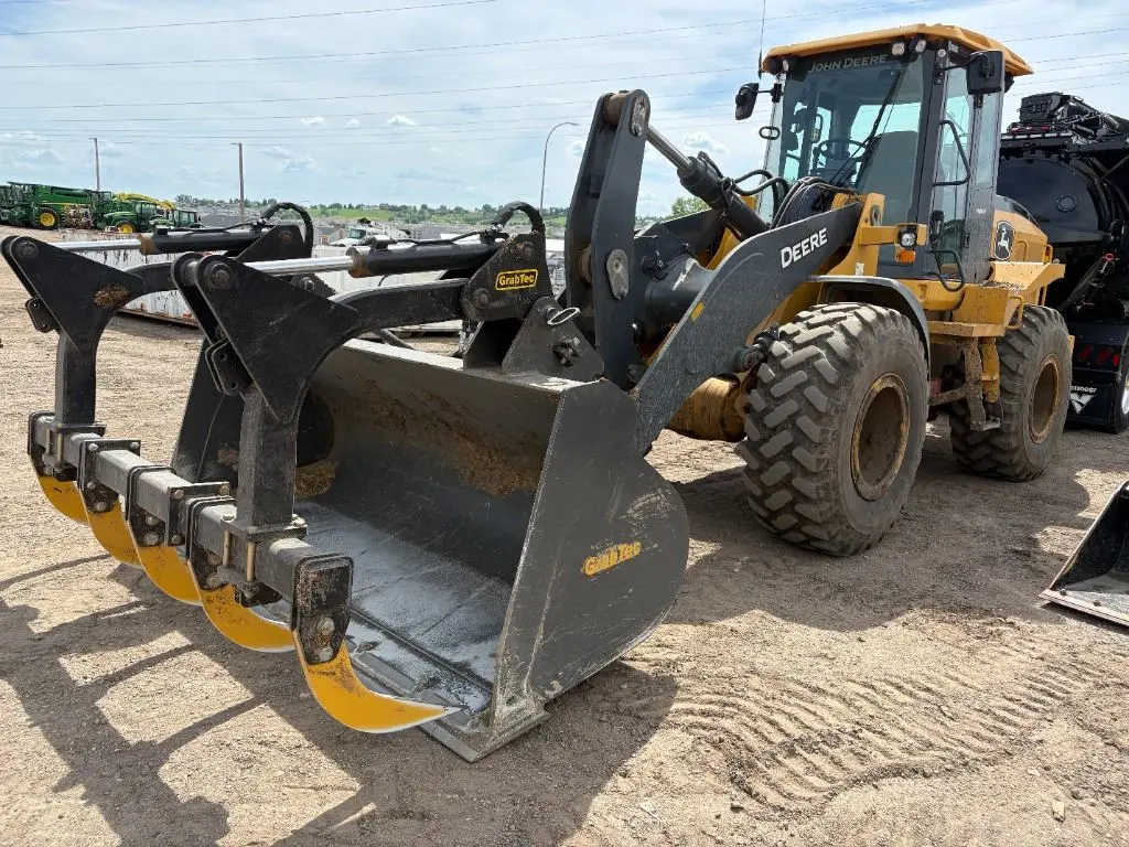 2023 John Deere 544P