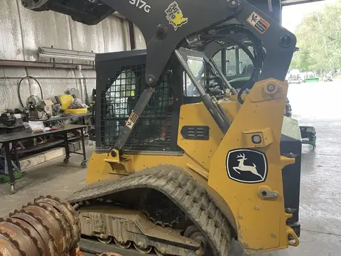 2023 John Deere 317G