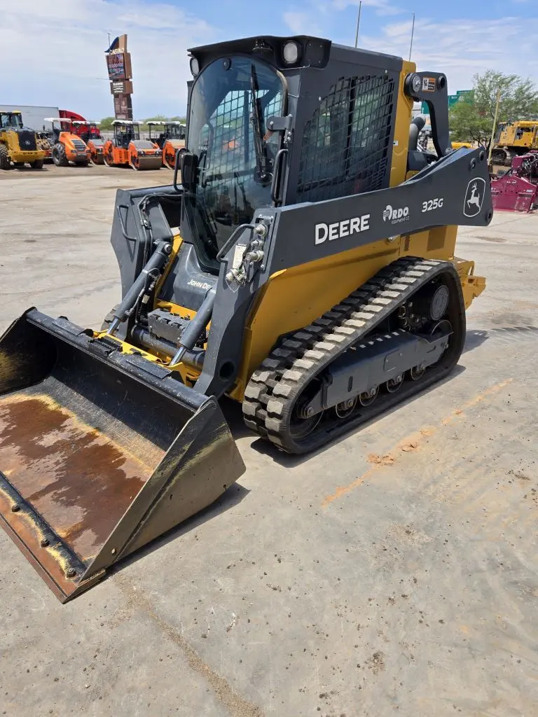 2025 John Deere 325G