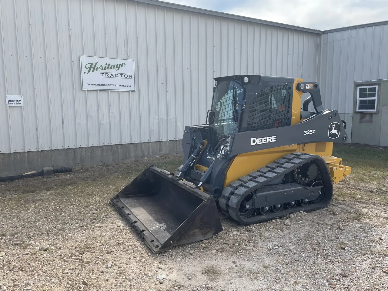 2025 John Deere 325G