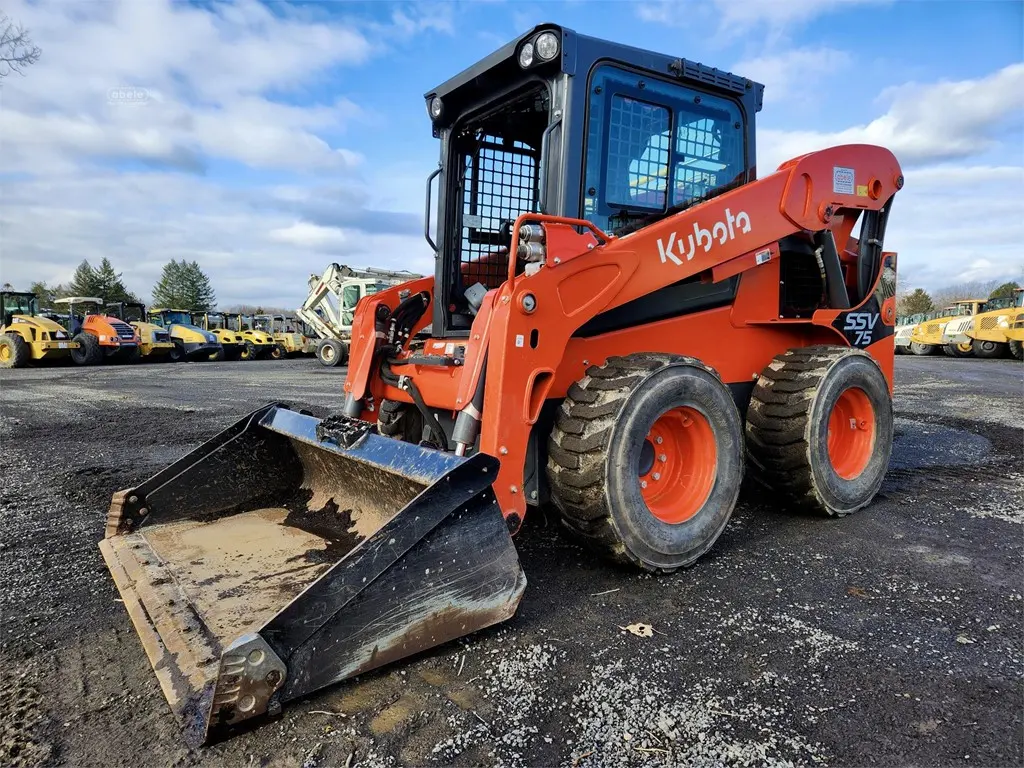 2022 Kubota SSV75