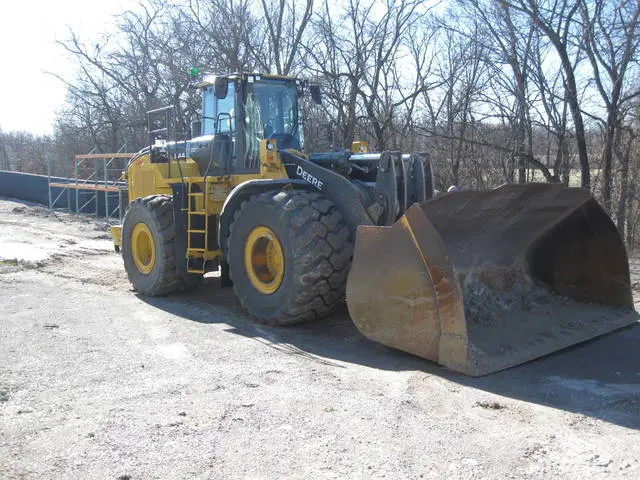 2021 John Deere 844L