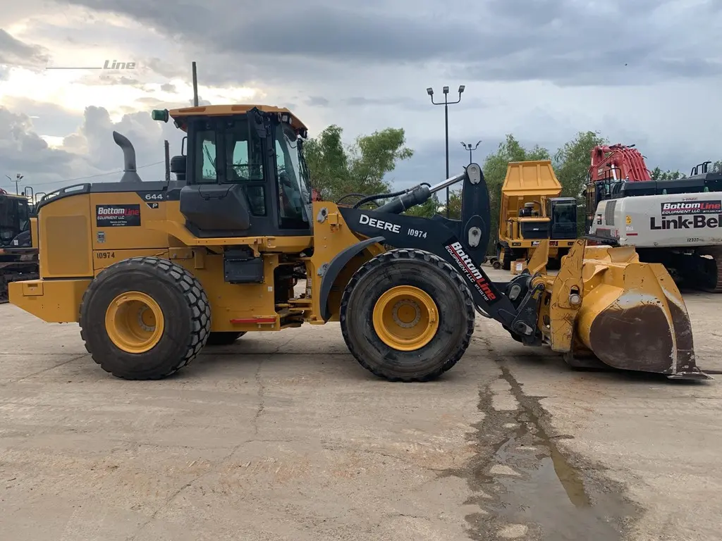 2023 John Deere 644P