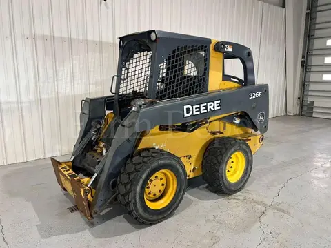2015 John Deere 326E