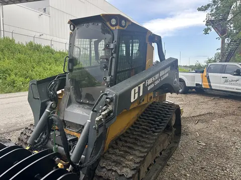 2024 John Deere 335P