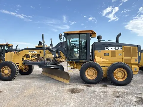 2020 John Deere 772G