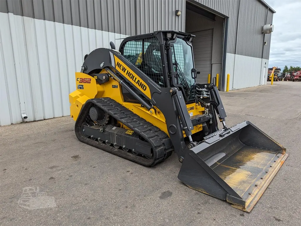 2022 New Holland C362