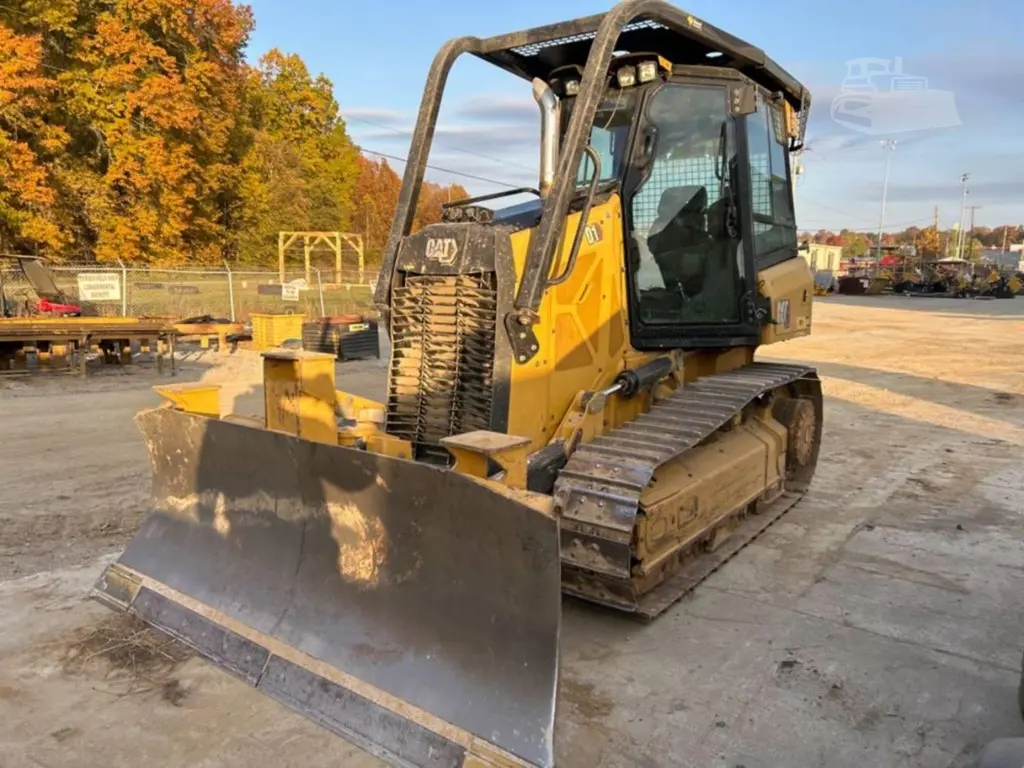 2021 Caterpillar D1