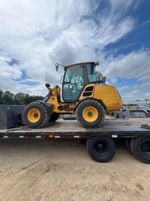 2022 Volvo L25H