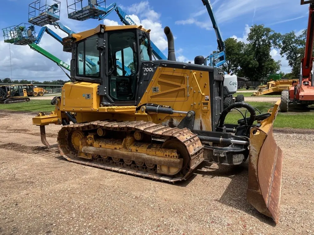 2022 John Deere 700L