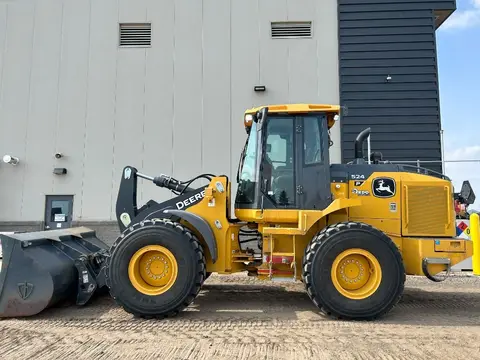 2021 John Deere 524P