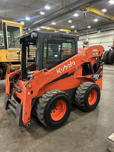 2021 Kubota SSV75
