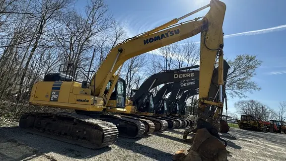 2016 Komatsu PC240LC-11