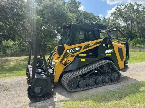 2022 ASV RT135