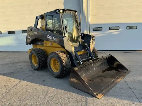 2023 John Deere 330G