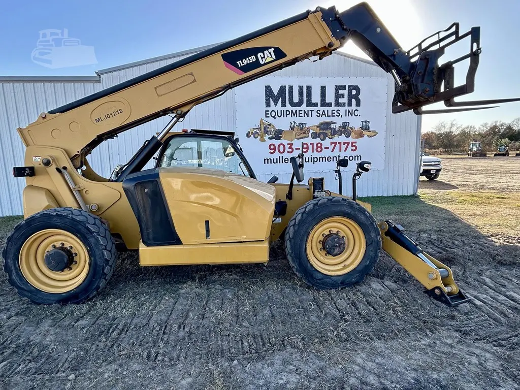 2020 Caterpillar TL943D