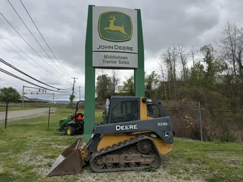 2012 John Deere 323D