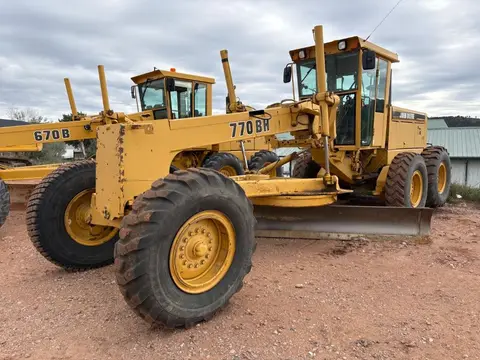 1996 John Deere 770BH