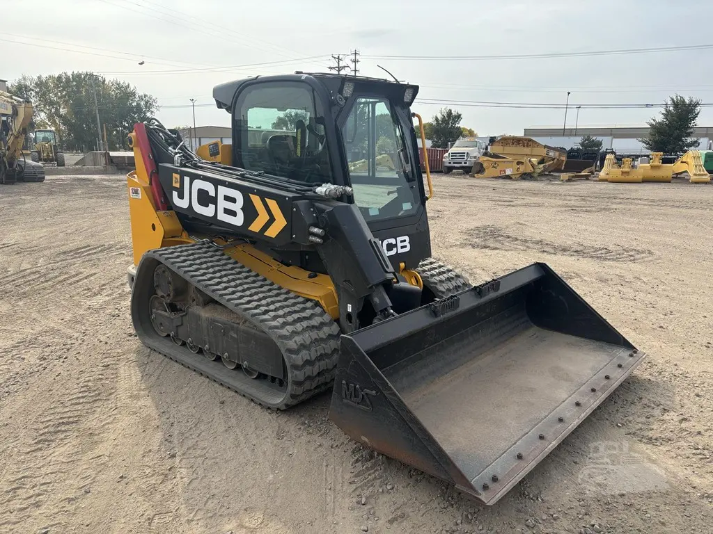 2022 JCB 3TS-8T