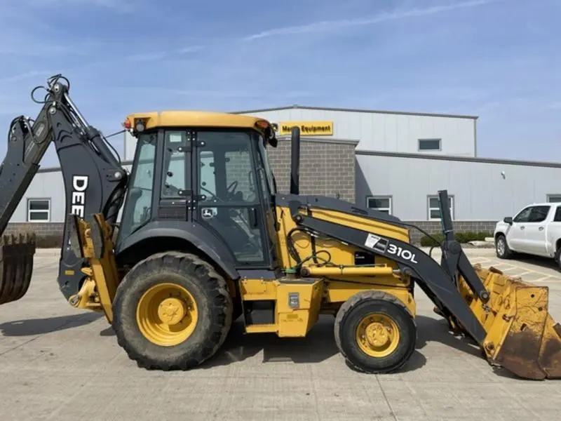 2015 John Deere 310L