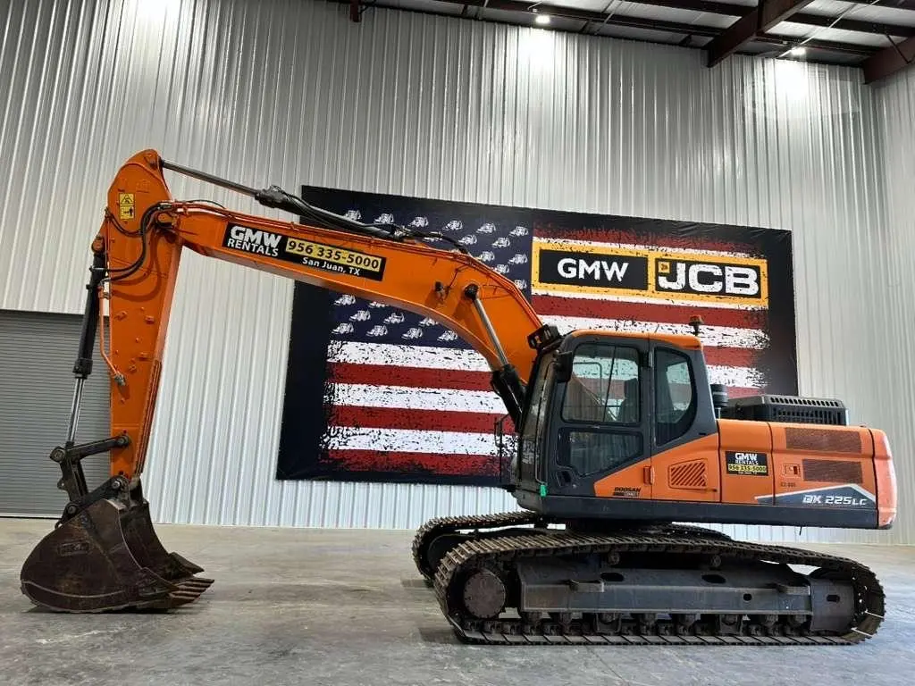 2022 Doosan DX225 LC-7M