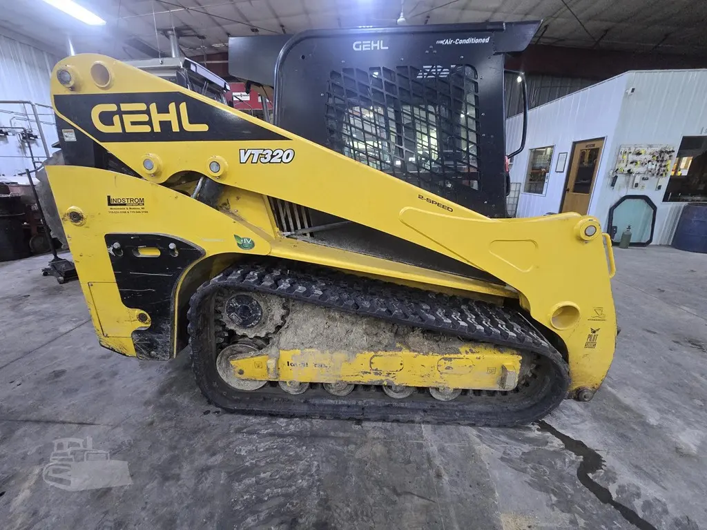 2021 Gehl VT320