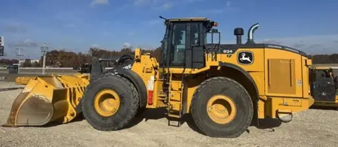 2023 John Deere 824P
