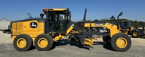 2021 John Deere 772G