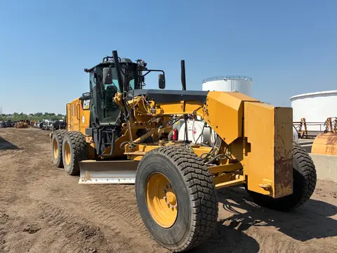 2015 Caterpillar 140M3