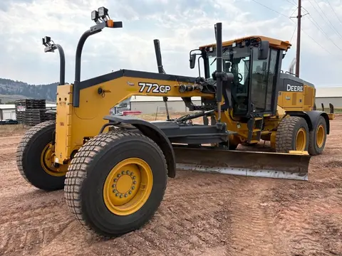 2020 John Deere 772G