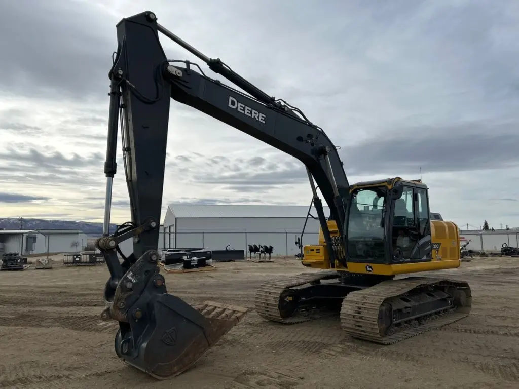 2023 John Deere 200G