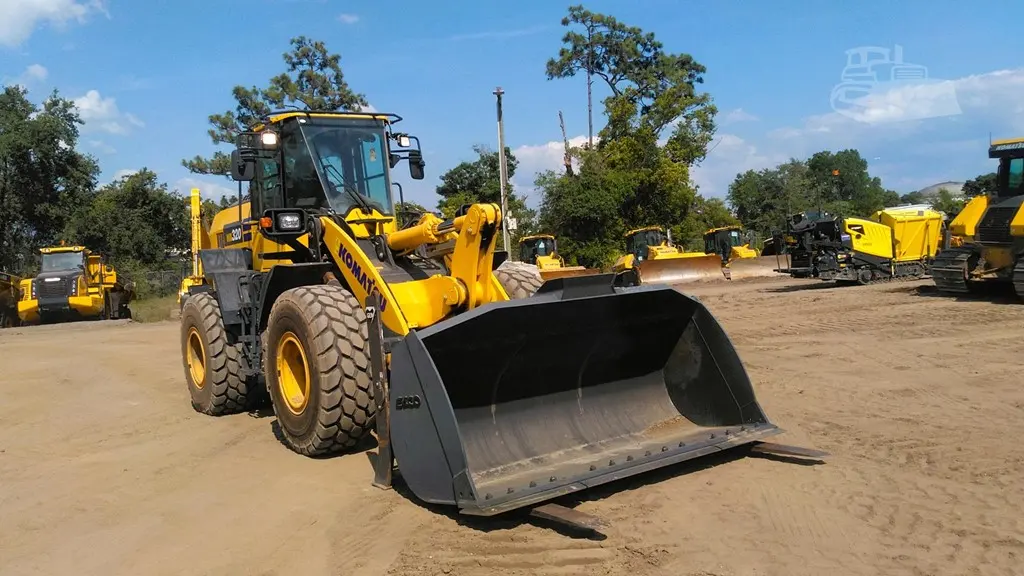 2024 Komatsu WA320-8