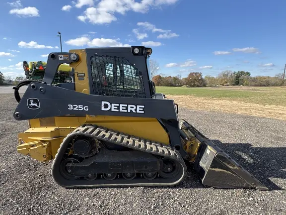 2018 John Deere 325G