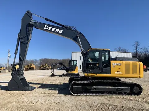 2006 John Deere 240D LC