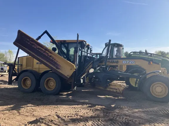 2011 John Deere 872G