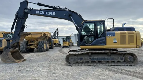 2018 John Deere 210G LC