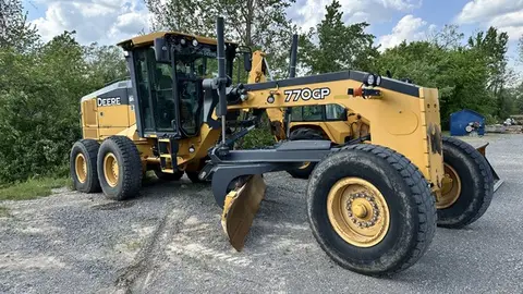 2016 John Deere 770G
