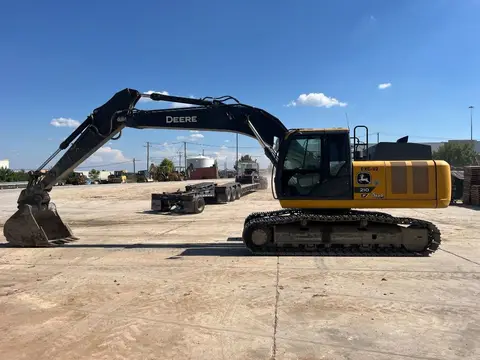 2024 John Deere 210P