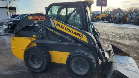 2025 New Holland L328
