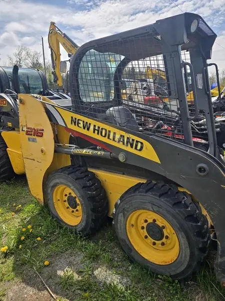 2016 New Holland L216