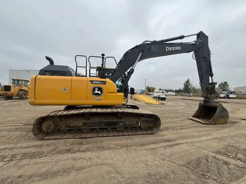 2021 John Deere 210GLC