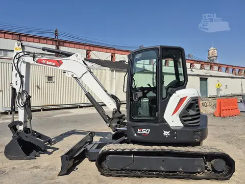2022 Bobcat E50R2