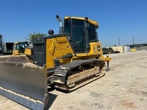 2024 John Deere 700L