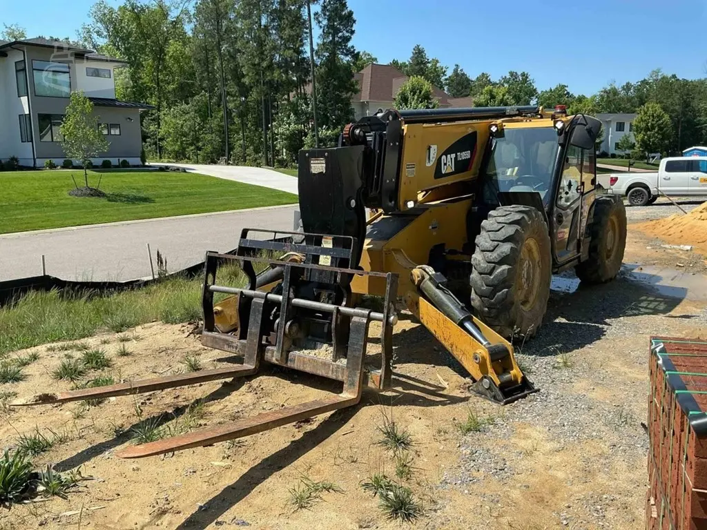 2020 Caterpillar TL1055D