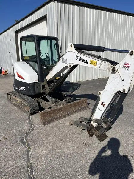 2017 Bobcat E35